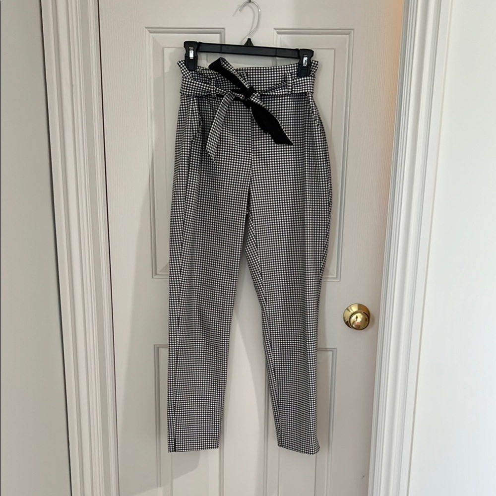 White House Black Market black and white tapered ankle pants